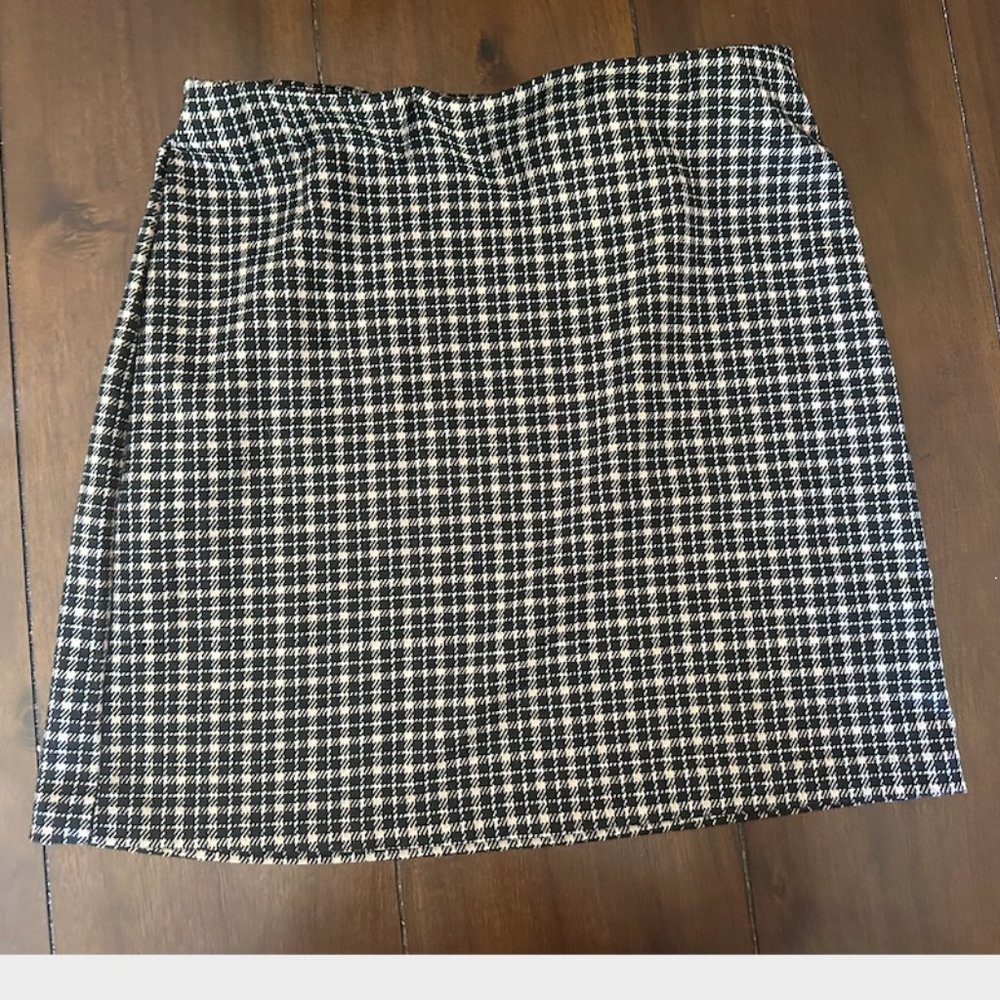 H&M Pleated Skirt Size S